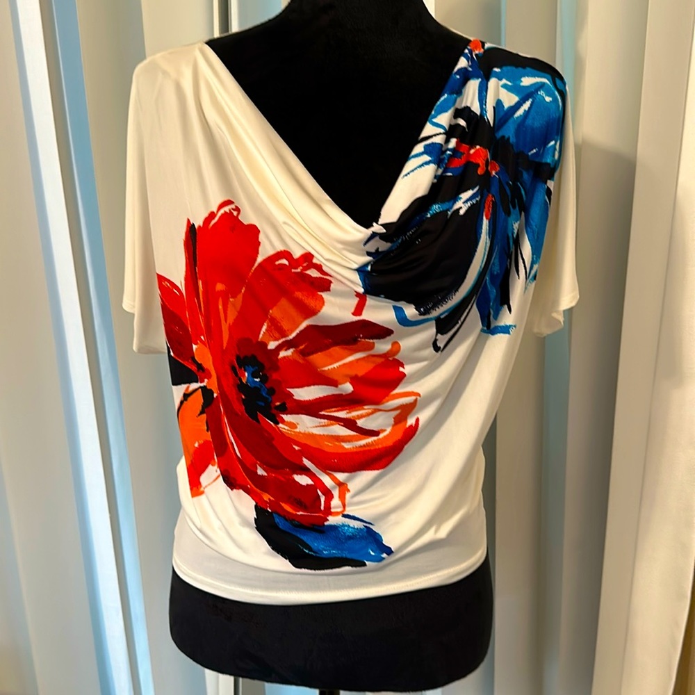 Beautiful top made my soulmates looks amazing with jeans very classy